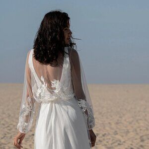 Bridal top - 3/4 length sleeve floral lace pattern